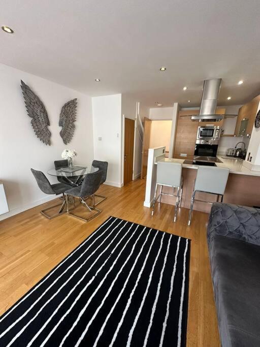 Two Br Flat 5 Mins Walk From London Eye G96 Apartment ภายนอก รูปภาพ